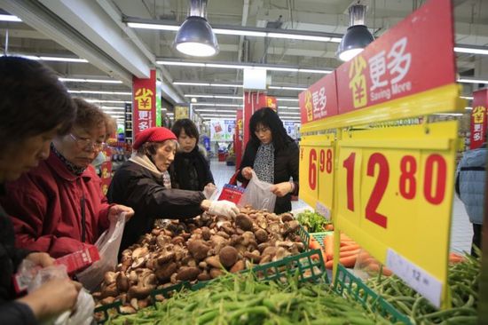 الصين تدخل في حالة انكماش اقتصادي بقطاعي التصنيع والخدمات