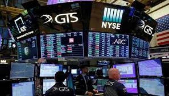 الأسهم الأمريكية تسجل أداءً متباينًا