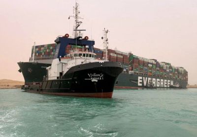 تفاصيل توقف الملاحة في قناة السويس 