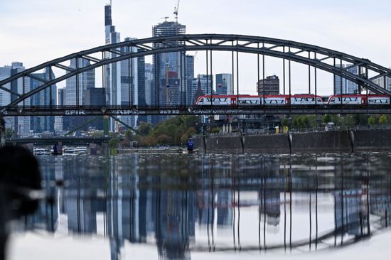 انخفاض خطط الاستثمار في الشركات الألمانية بسبب التكاليف