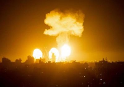 غارات إسرائيلية وانفجارات جنوبي دير البلح بغزة