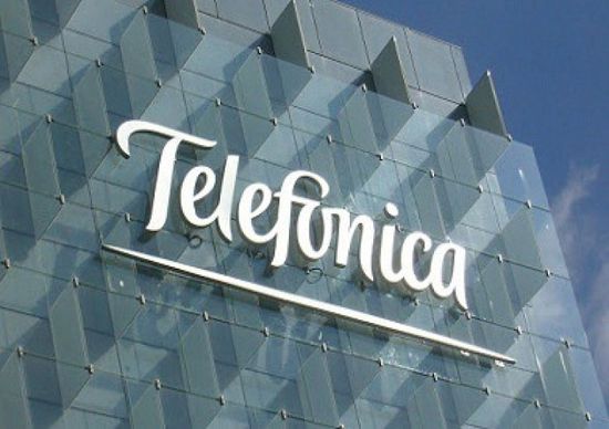 "تليفونيكا" تخطط لإلغاء 5100 وظيفة في إسبانيا 2026
