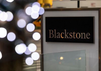 بلاكستون تشتري حصصًا في محافظ قروض بـ7 مليارات دولار
