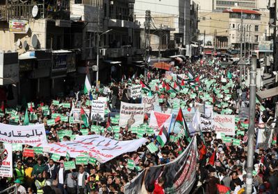 آلاف الأردنيين ينددون بدعم واشنطن لإسرائيل