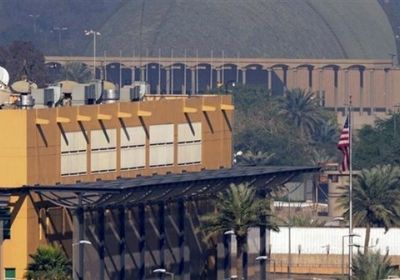 بـ7 قذائف مورتر.. مسؤول عسكري يكشف تفاصيل استهداف السفارة الأمريكية في بغداد
