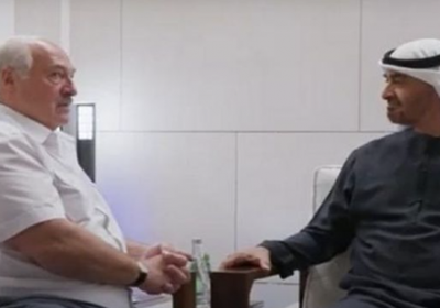 رئيس الإمارات يبحث مع نظيره البيلاروسي تنمية العلاقات بين البلدين