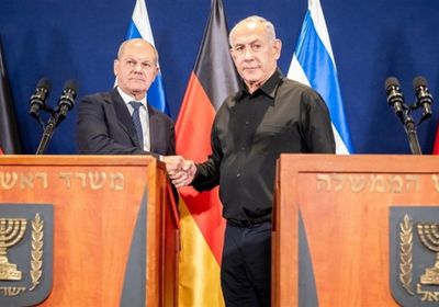المستشار الألماني يطالب نتنياهو بتسليم مساعدات إلى غزة