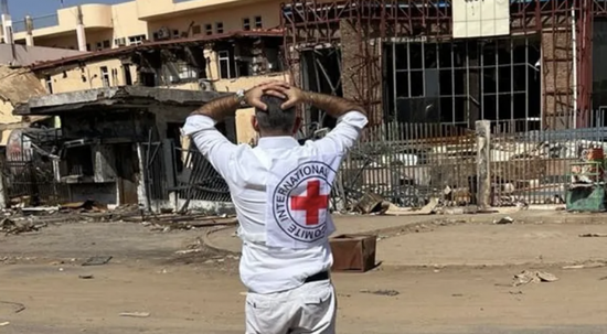 مقتل وإصابة أفراد تابعين للصليب الأحمر إثر إطلاق نار في الخرطوم