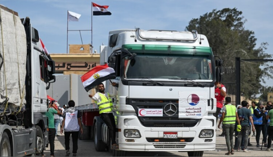 الهلال الأحمر المصري: المساعدات الموجهة إلى غزة لا تصل بالسرعة الكافية