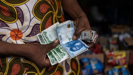 النيرة النيجيرية تهوي إلى مستوى قياسي جديد أمام الدولار