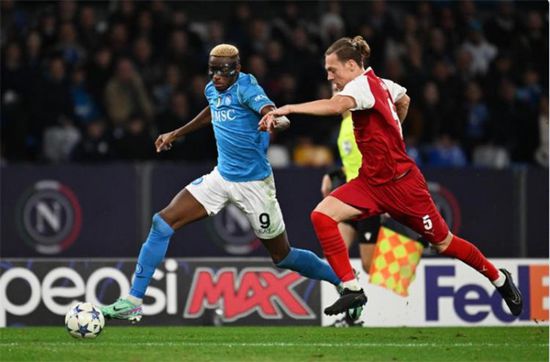 نابولي يتأهل لدور الـ16 بدوري أبطال أوروبا