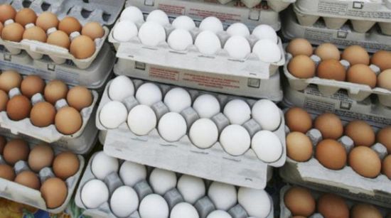 ارتفاع أسعار البيض في روسيا يدفع الناس لشرائه بالحبة