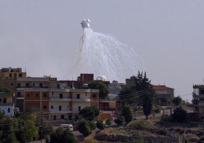 إسرائيل تلقي منشورات تحذر من التعامل مع حزب الله