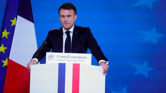 الرئيس الفرنسي يرجئ زيارة إلى لبنان حتى إشعار آخر