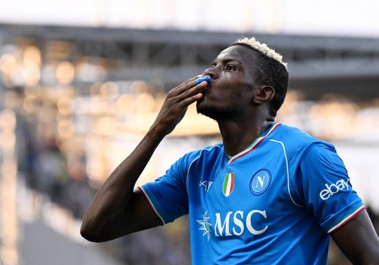 أوسيمن يقود نابولي للفوز على كالياري