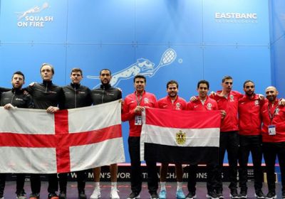 مصر تتوج ببطولة العالم للفرق للاسكواش
