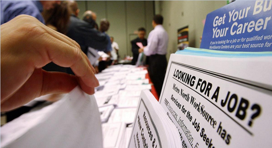 طلبات إعانة البطالة في أمريكا تسجل أدنى مستوى منذ أكتوبر