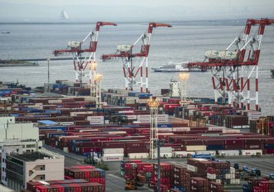 اليابان تسجل عجزا تجاريا بـ5.4 مليار دولار في فبراير