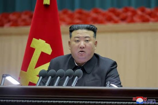 زعيم كوريا الشمالية يحذر من هجوم نووي
