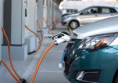 أمريكا تدرس زيادة الرسوم على المركبات الكهربائية