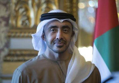وزير الخارجية الإماراتي يبحث مع أمين منظمة التحرير الأوضاع في غزة