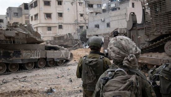 الجيش الإسرائيلي يحاصر مركزاً للهلال الأحمر في غزة