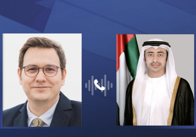 هاتفياً.. وزير الخارجية الإماراتي يعزي نظيره التشيكي في ضحايا حادث براغ