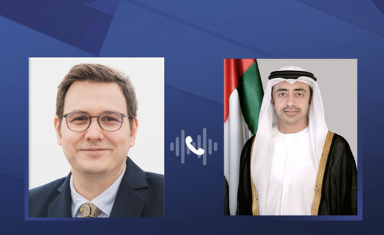 هاتفياً.. وزير الخارجية الإماراتي يعزي نظيره التشيكي في ضحايا حادث براغ