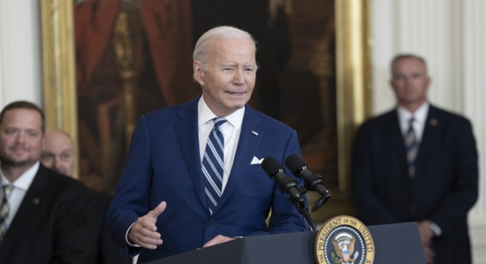 بايدن يوقع مرسوما يهدف لتشديد العقوبات على روسيا