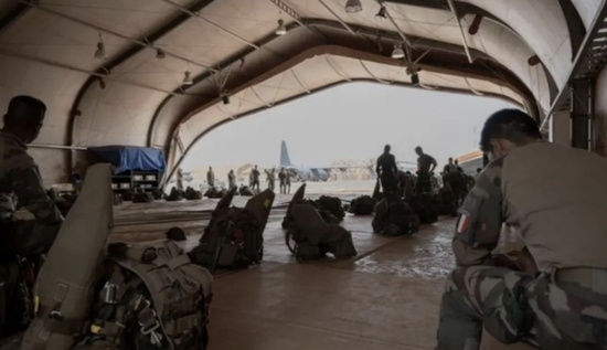 النيجر: انسحاب آخر الجنود الفرنسيين من نيامي