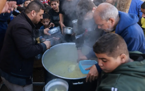 الاتحاد الأوروبي: 100% من سكان غزة يعانون الجوع