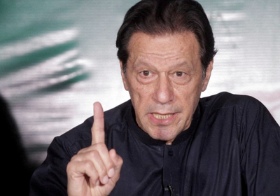بكفالة.. محكمة باكستانية تُفرج عن عمران خان