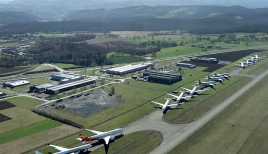 بشبهة اتجار بالبشر.. فرنسا توقف طائرة تحمل 300 هندي