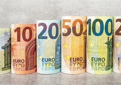 اليورو يرتفع مقابل الدولار ويتراجع مقابل الاسترليني