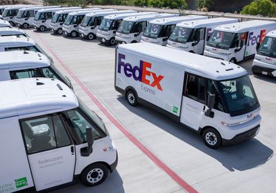 فيديكس ترفع أرباحها رغم تراجع إيراداتها للربع الـ5 على التوالي