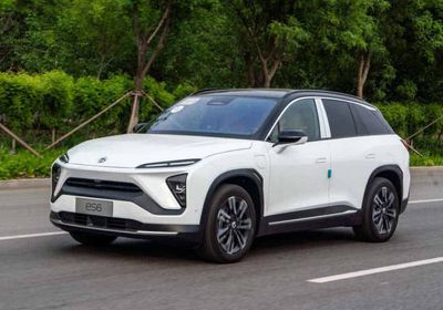 رئيس "نيو" الصينية يقود سيارة كهربائية أكثر من ألف كيلومتر