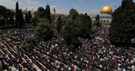 عشرات المستوطنين يقتحمون المسجد الأقصى