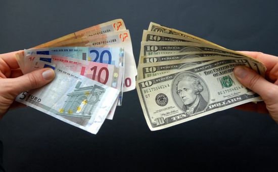 محللون: اليورو يتجه للارتفاع 10% بـ2024 مع ضعف الدولار