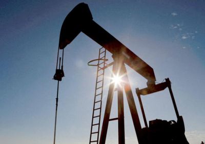 انخفاض أسعار النفط بالتعاملات المسائية