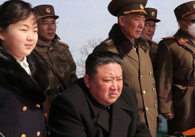 زعيم كوريا الشمالية يوجه جيشه للاستعداد للحرب