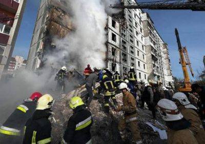 حريق في مبنى سكني ومخزن في كييف