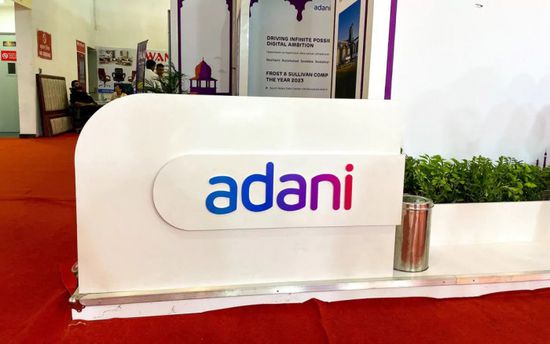 أداني جرين تحصل على تمويل بمليار دولار لمشاريع طاقة متجددة