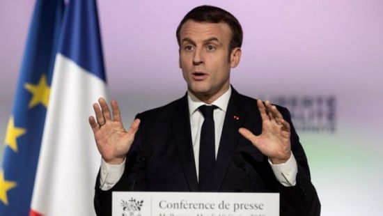 فرنسا توقف استقدام أئمة أجانب
