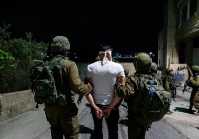 الاحتلال يعتقل فلسطينيين غرب نابلس