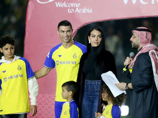رونالدو يدعو لاعبي العالم للانضمام للدوري السعودي