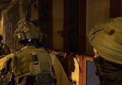 قوات إسرائيلية تداهم منازل المواطنين شرق قلقيلية
