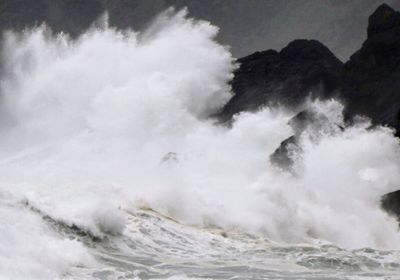 إنذار من تسونامي محتمل وسط اليابان