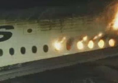 اندلاع النيران بطائرة على مدرج مطار هانيدا الدولى فى طوكيو