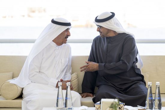 رئيس الإمارات يستقبل حاكما الفجيرة وأم القيوين في قصر البحر