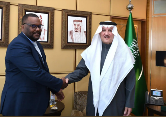 سفير السعودية بالقاهرة يستقبل أمين عام اللجنة الدائمة للقانون الدولي الإنساني